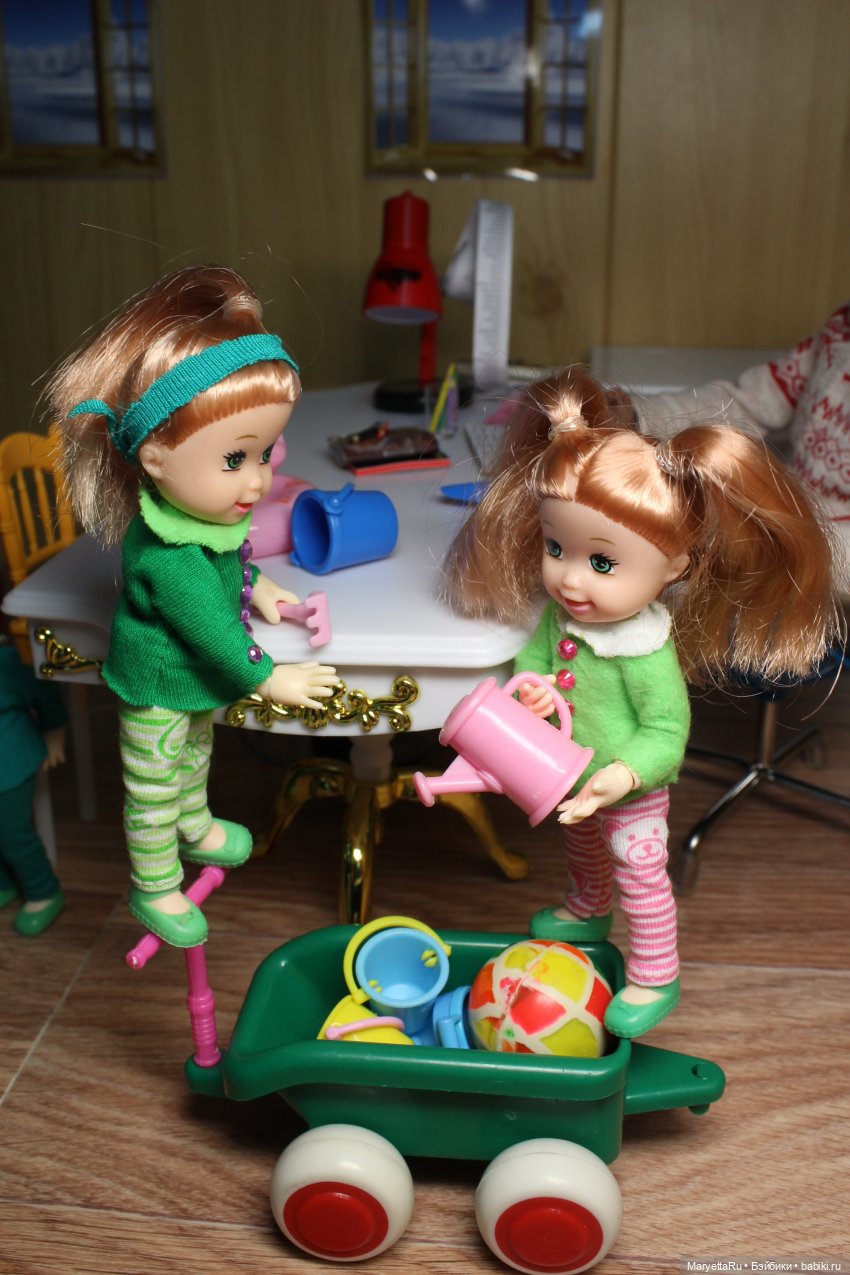 Дед Мороз и "Э.Л.Ь.Ф.ы". Летний цех улетает от него