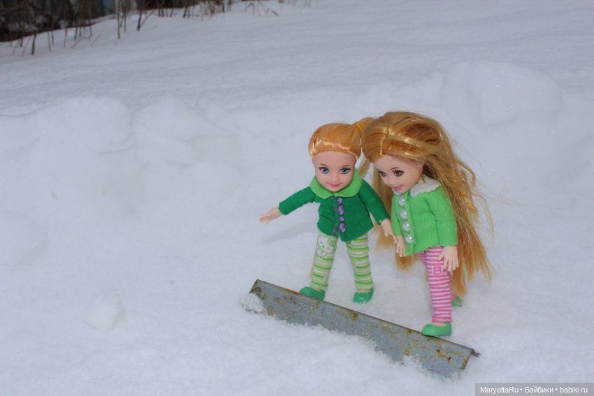 Дед Мороз и "Э.Л.Ь.Ф.ы". Он пришёл