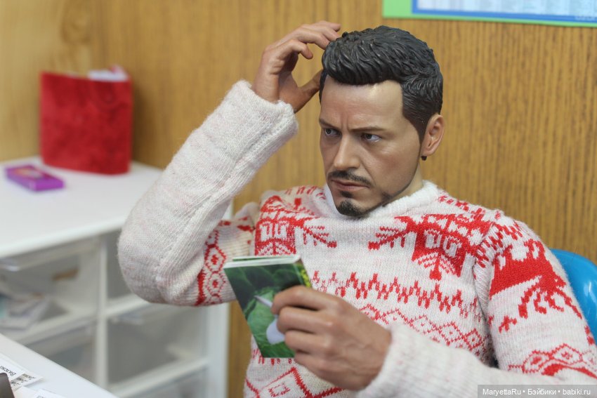 Дед Мороз и "Э.Л.Ь.Ф.ы". Книжная мастерская в восторге от него