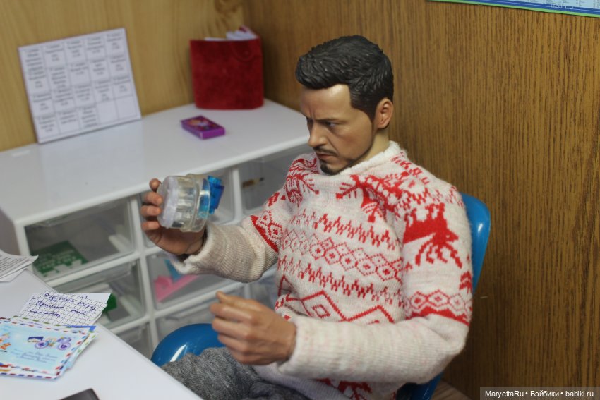 Дед Мороз и "Э.Л.Ь.Ф.ы". Конструкторный цех работает на него