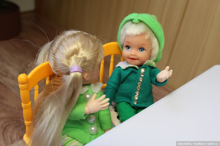 Дед Мороз и "Э.Л.Ь.Ф.ы". Книжная мастерская в восторге от него