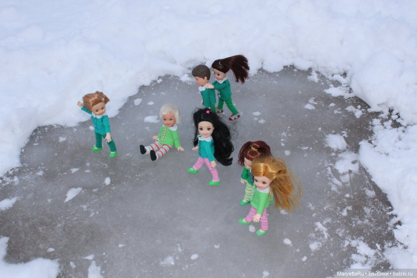 Дед Мороз и "Э.Л.Ь.Ф.ы". Он пришёл