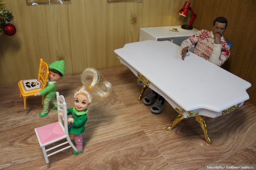 Дед Мороз и "Э.Л.Ь.Ф.ы". Сейчас он разберётся во всём