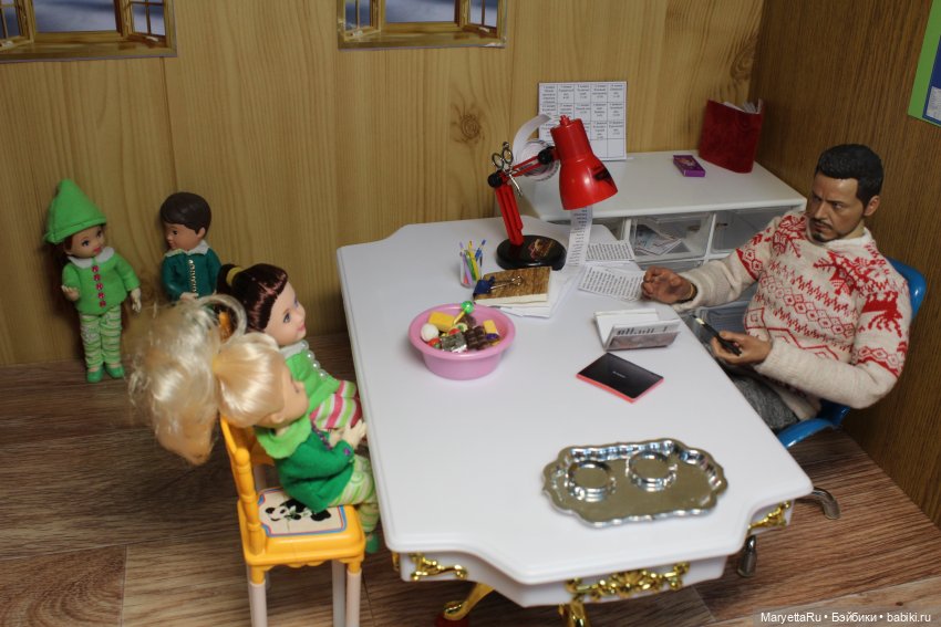 Дед Мороз и "Э.Л.Ь.Ф.ы". Кондитерский цех в мечтах от него