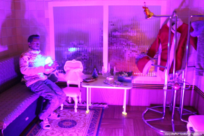 Дед Мороз и "Э.Л.Ь.Ф.ы". Конструкторный цех работает на него