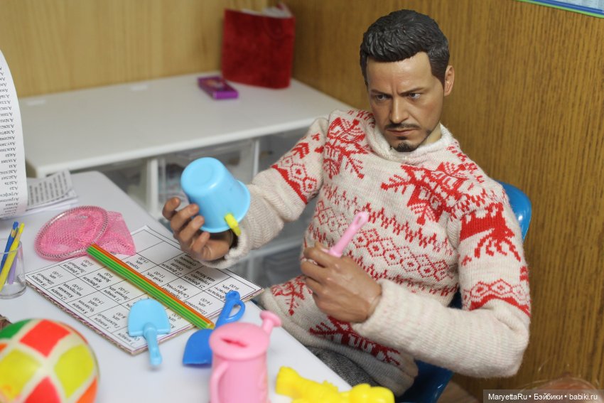 Дед Мороз и "Э.Л.Ь.Ф.ы". Летний цех улетает от него