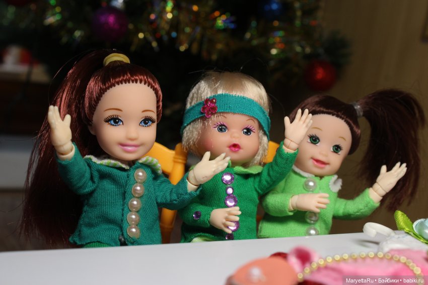 Дед Мороз и "Э.Л.Ь.Ф.ы". Швейный цех удивляет его