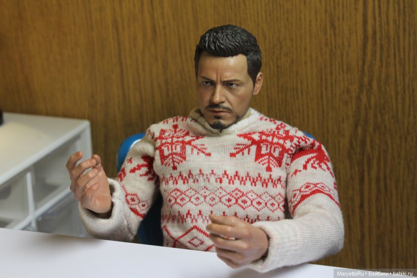 Дед Мороз и "Э.Л.Ь.Ф.ы". Сейчас он разберётся во всём