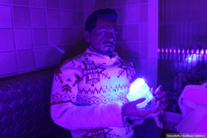 Дед Мороз и "Э.Л.Ь.Ф.ы". Конструкторный цех работает на него