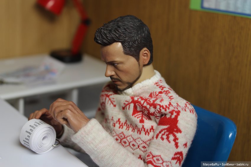 Дед Мороз и "Э.Л.Ь.Ф.ы". К нему попадают шифровки