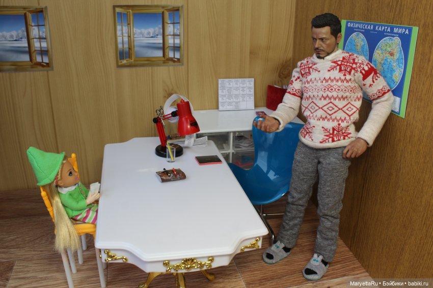 Дед Мороз и "Э.Л.Ь.Ф.ы". Швейный цех удивляет его