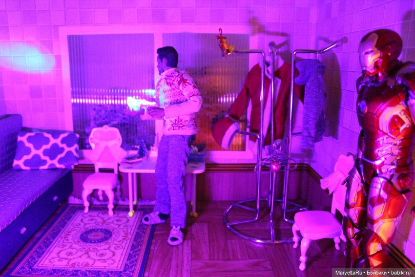 Дед Мороз и "Э.Л.Ь.Ф.ы". Конструкторный цех работает на него