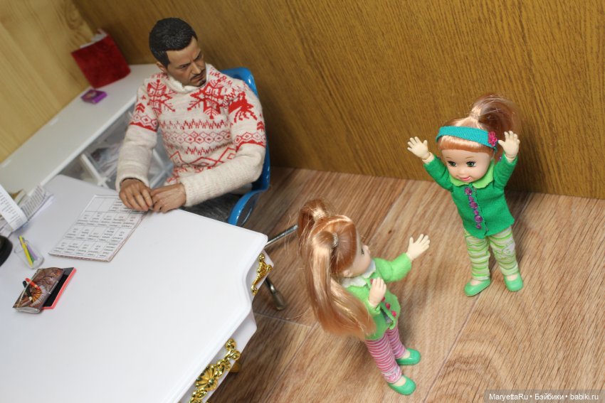 Дед Мороз и "Э.Л.Ь.Ф.ы". Летний цех улетает от него