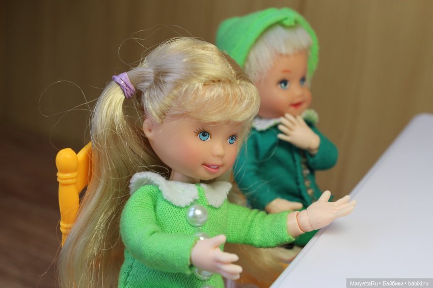 Дед Мороз и "Э.Л.Ь.Ф.ы". Книжная мастерская в восторге от него