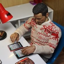 Дед Мороз и "Э.Л.Ь.Ф.ы". Гаджетный цех к нему на поклон