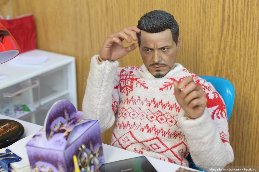 Дед Мороз и "Э.Л.Ь.Ф.ы". Упаковочный цех шокирует его