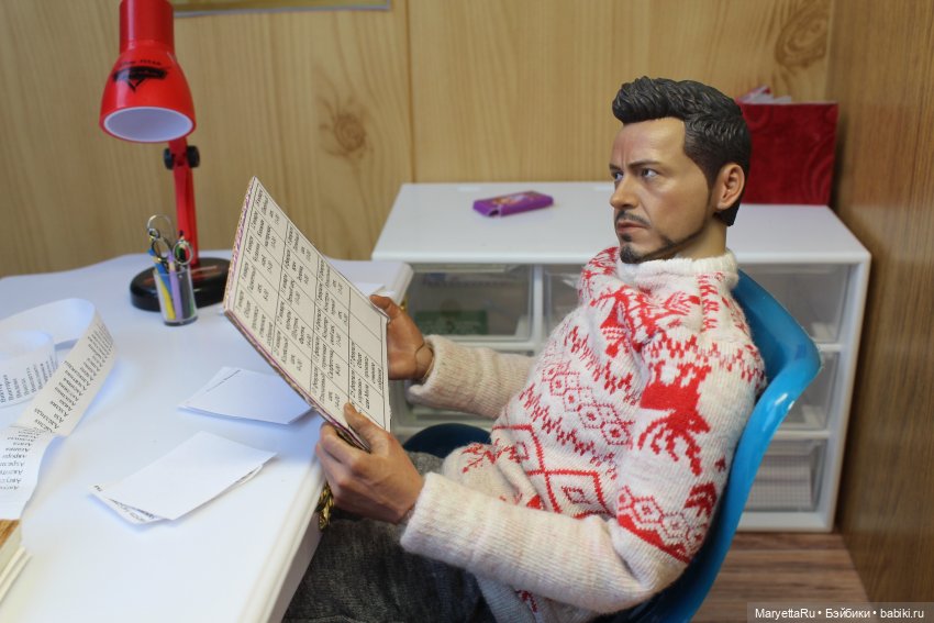 Дед Мороз и "Э.Л.Ь.Ф.ы". Кукольный цех выбешивает его