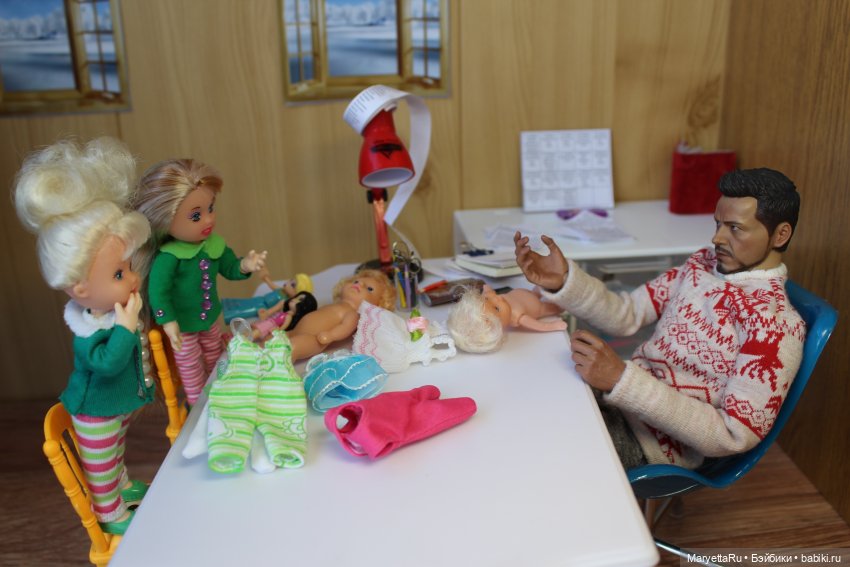 Дед Мороз и "Э.Л.Ь.Ф.ы". Кукольный цех выбешивает его