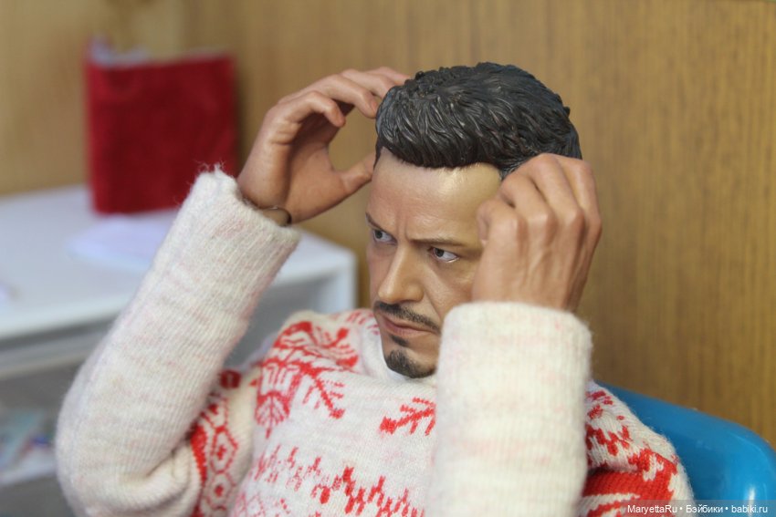 Дед Мороз и "Э.Л.Ь.Ф.ы". Упаковочный цех шокирует его