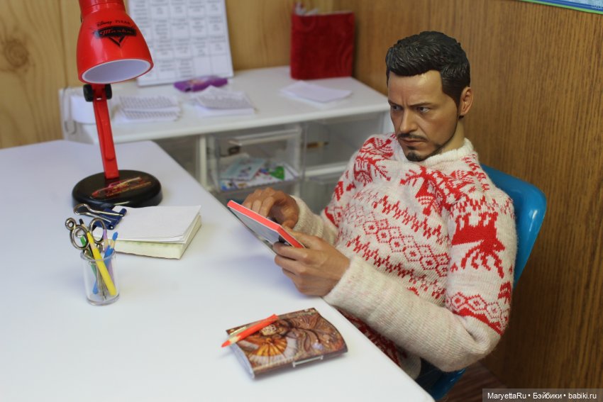 Дед Мороз и "Э.Л.Ь.Ф.ы". Упаковочный цех шокирует его (фото 9)