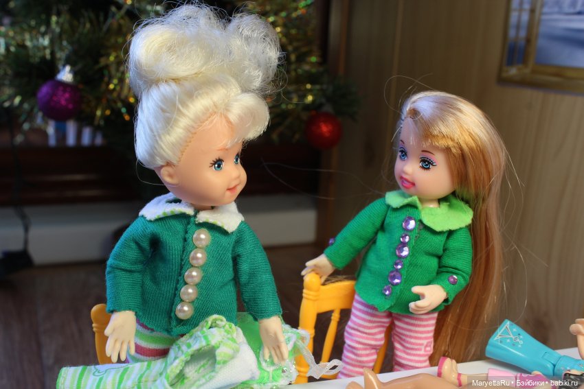 Дед Мороз и "Э.Л.Ь.Ф.ы". Кукольный цех выбешивает его