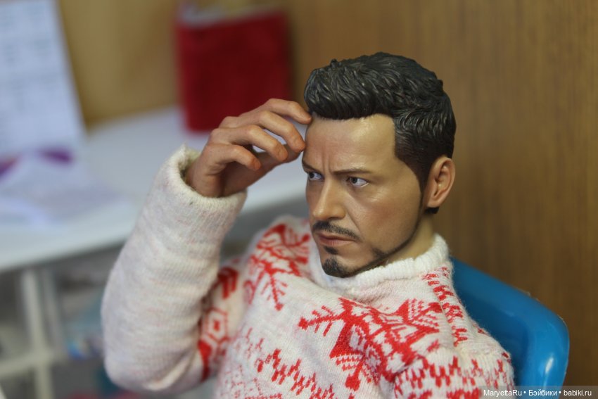 Дед Мороз и "Э.Л.Ь.Ф.ы". Кукольный цех выбешивает его