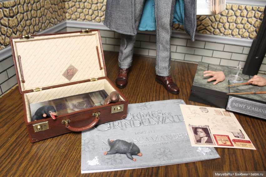 MMS512 Hot Toys 1/6th scale Newt Scamander