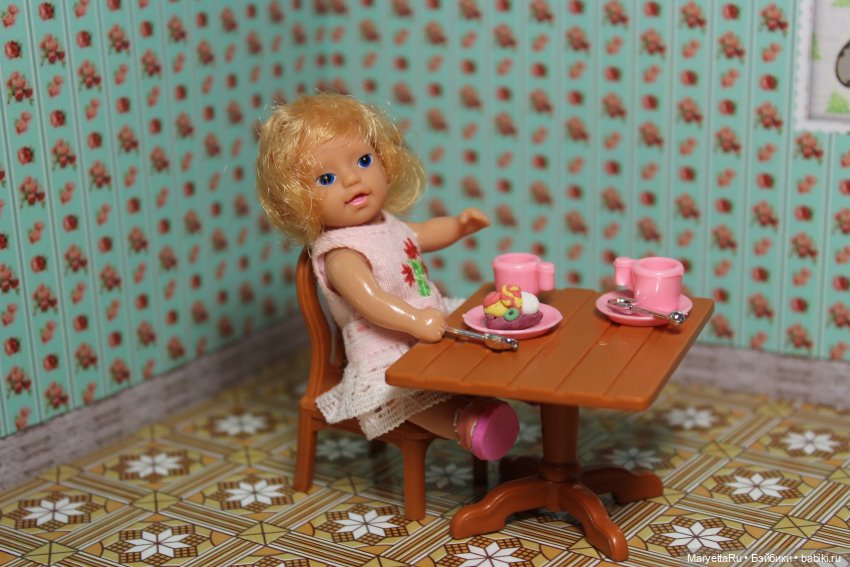 Знакомство с няней — Кукольные фотоистории и сериалы: комиксы