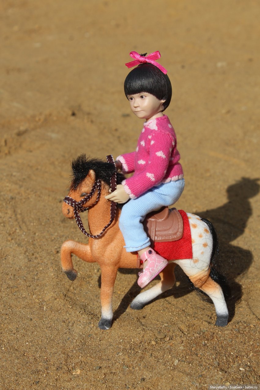 Пони в яблоках — Экшн