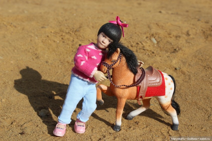 Пони в яблоках — Экшн