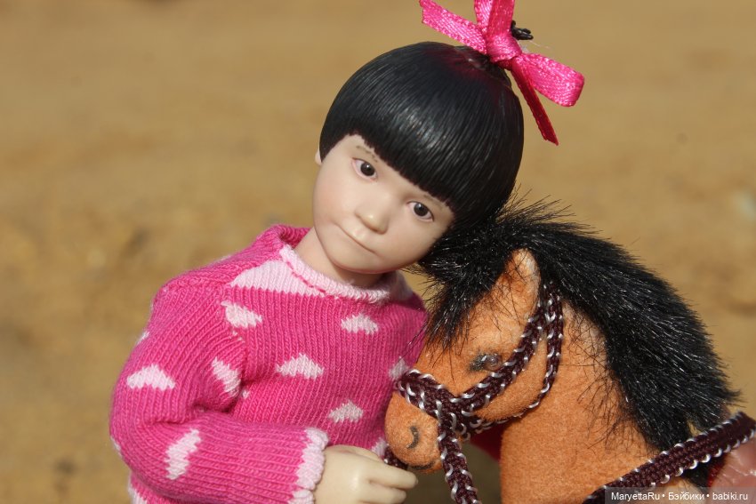 Пони в яблоках — Экшн