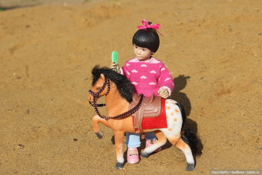 Пони в яблоках — Экшн