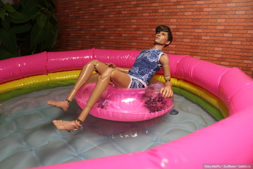 Готовим плавсредства к лету. Прямо на столе