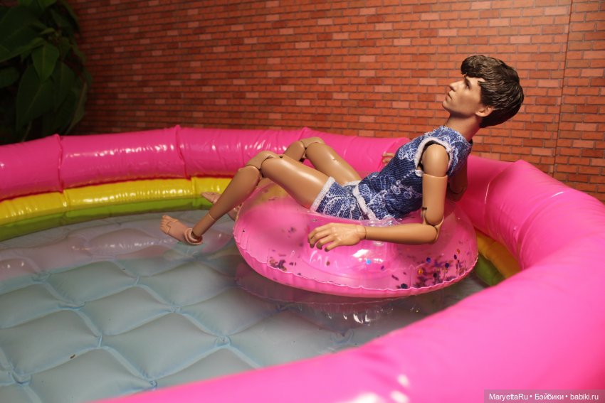 Готовим плавсредства к лету. Прямо на столе