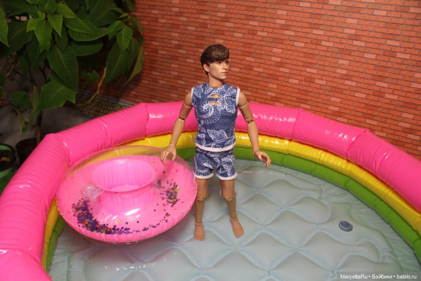 Готовим плавсредства к лету. Прямо на столе