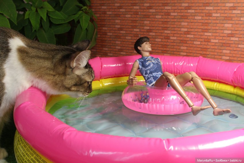 Готовим плавсредства к лету. Прямо на столе