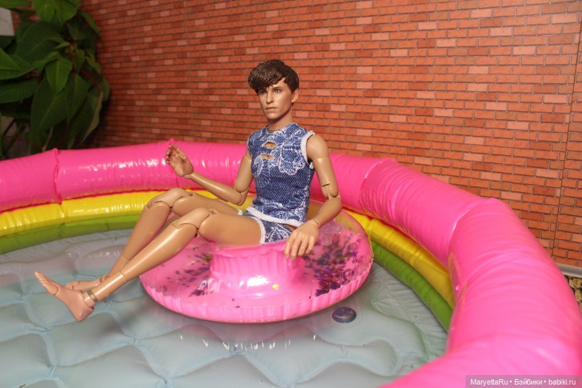 Готовим плавсредства к лету. Прямо на столе