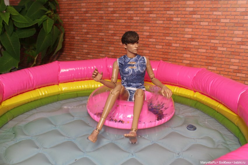 Готовим плавсредства к лету. Прямо на столе