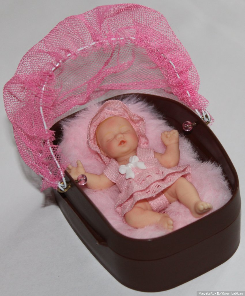 Дополним коллекцию собственным шедевром! МК функциональной люльки для пупса