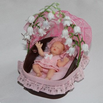 Дополним коллекцию собственным шедевром! МК функциональной люльки для пупса