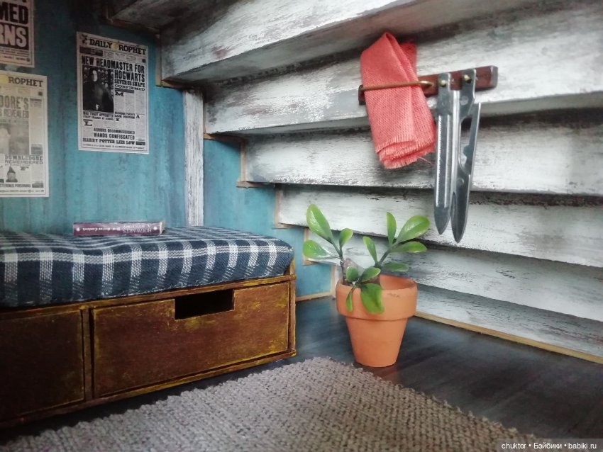 Сдается чулан под лестницей