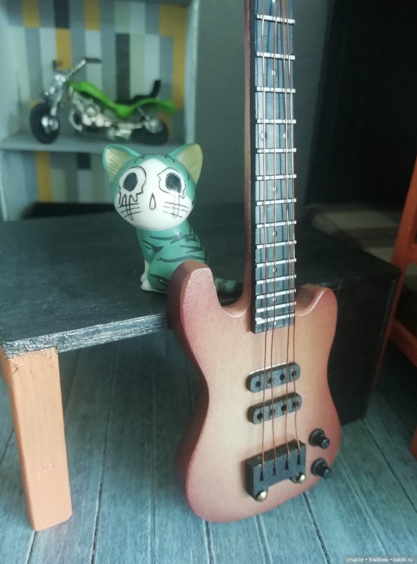 Клей, картон и рок-н-ролл