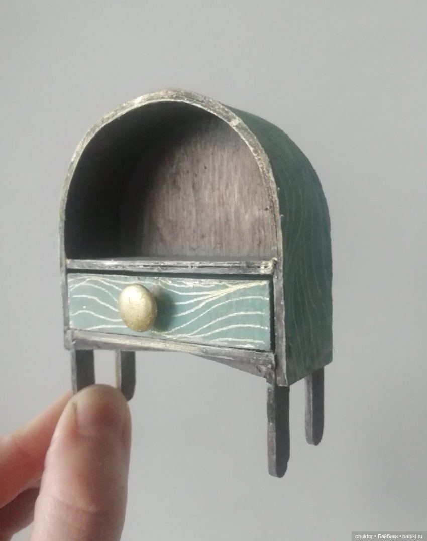 Сюрреализм, листья и улитки