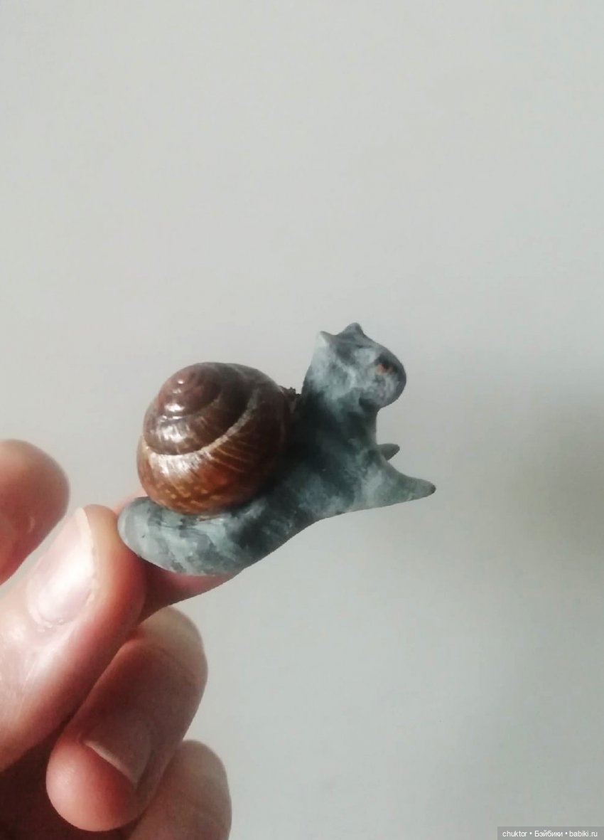 Сюрреализм, листья и улитки