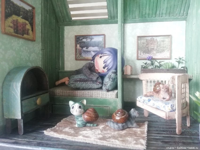 Сюрреализм, листья и улитки