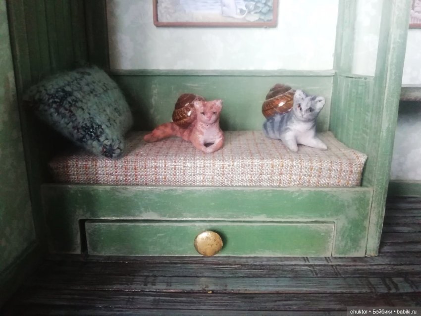 Сюрреализм, листья и улитки