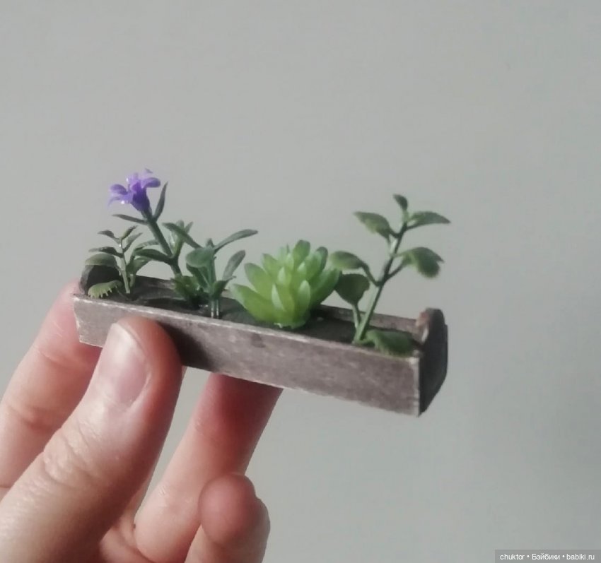 Сюрреализм, листья и улитки