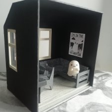 В чёрном-чёрном доме...