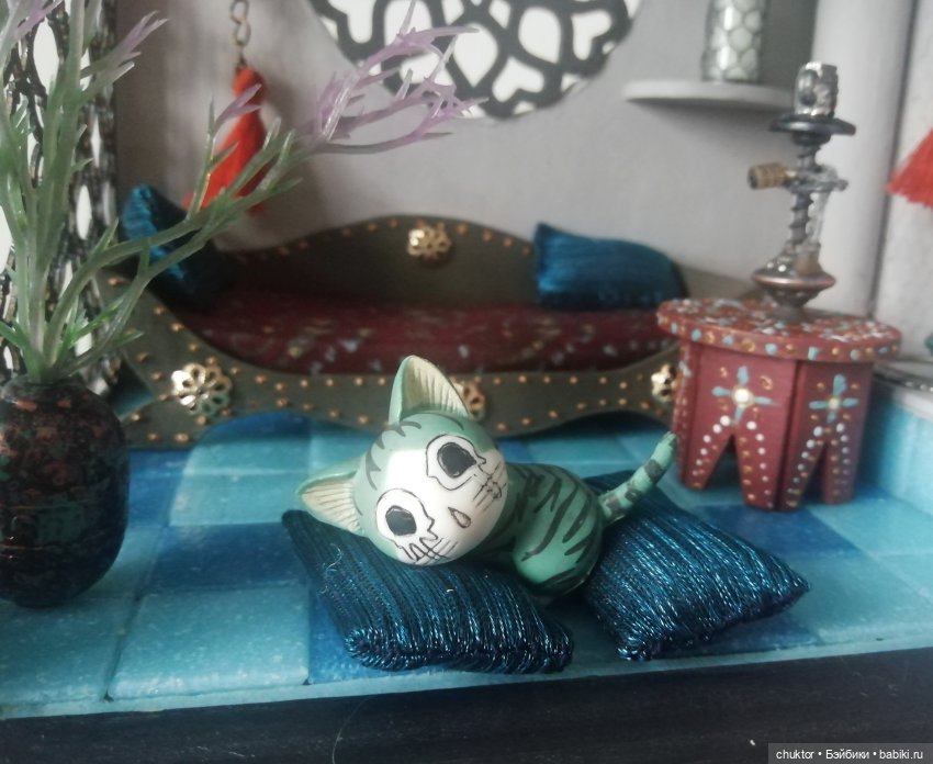 Дворец для нытика — Румбоксы и кукольные интерьеры: фото