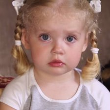 Хлоя и Лиза. Правда похожи?